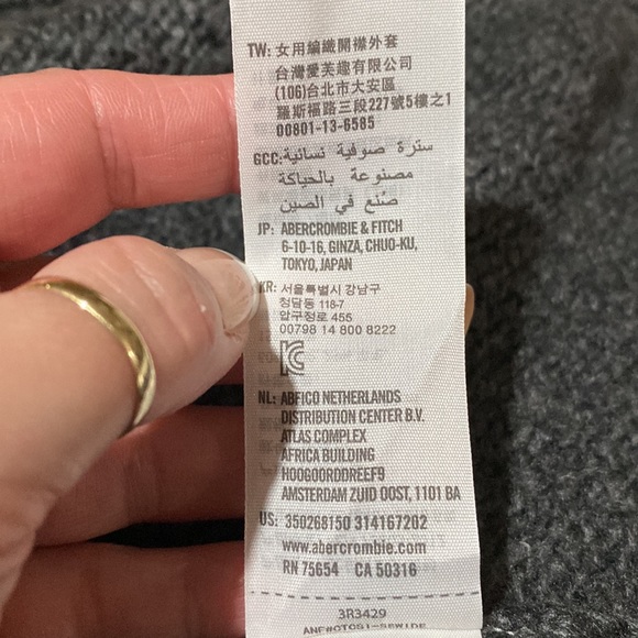 HOLLISTER Sweater NWOT🎁🎄 - Picture 5 of 8